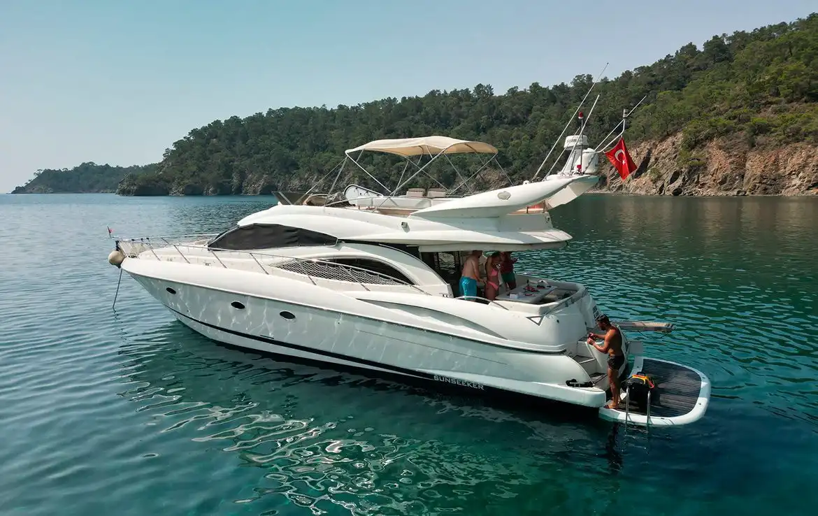 Kemer Yat Kiralama 18m Sunseeker Manhattan 56